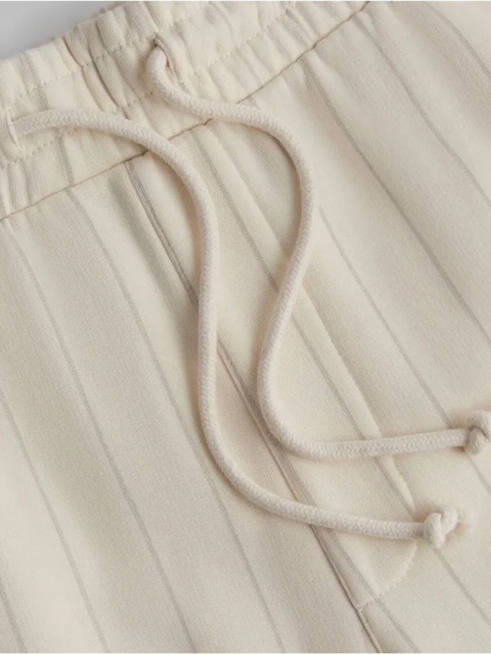 Kith New York Knicks Cream Pinstripe Joggers - Picture 3 of 6